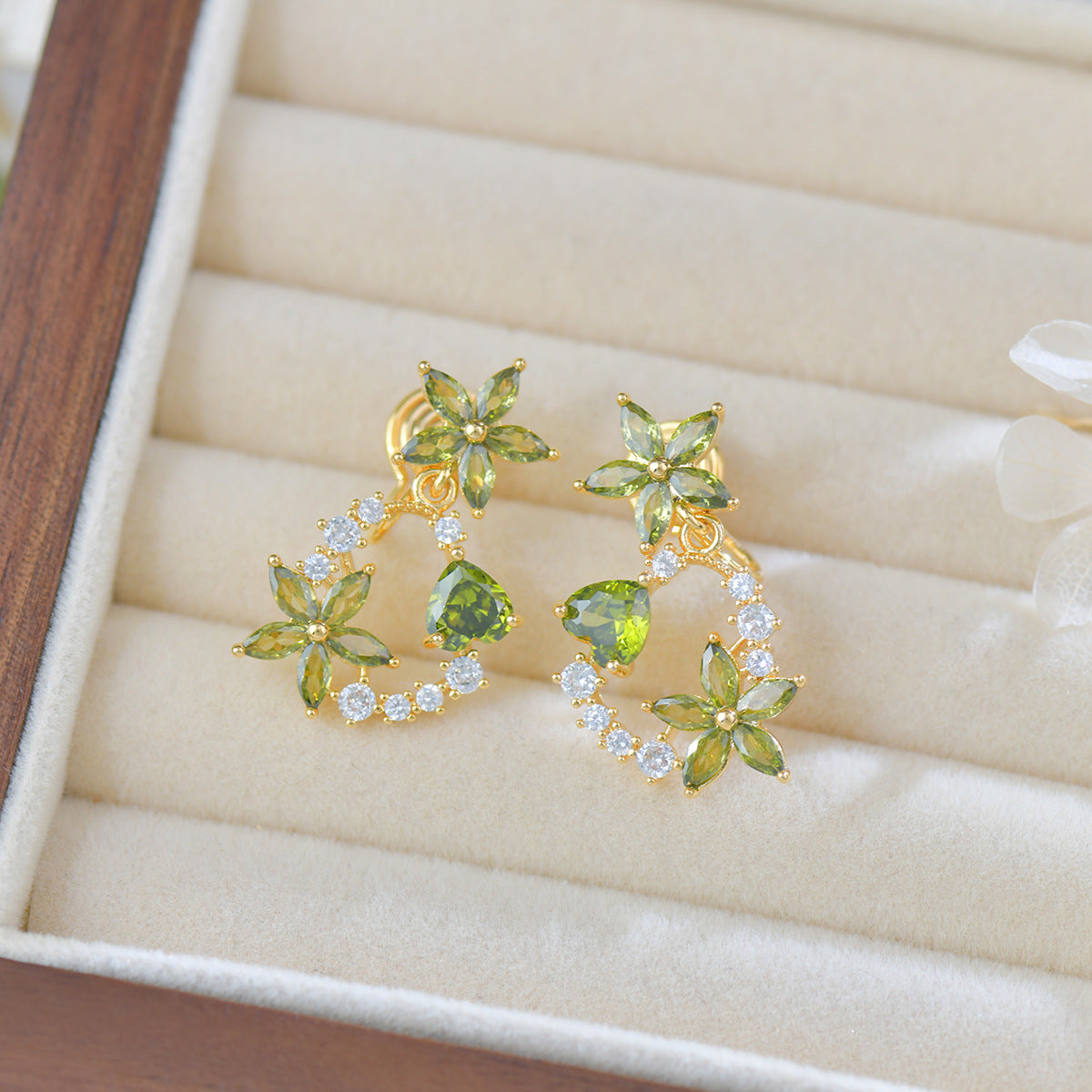 Floral Bay - Vintage Olive Green Zirconia Flower Jewelry Set - Gold-Plated 14K Necklace, Bracelet, and Earrings Set