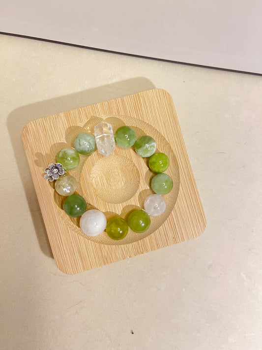 Lemon Fizz – Summer Green Crystal Bracelet with Clear Quartz & Flower Charm