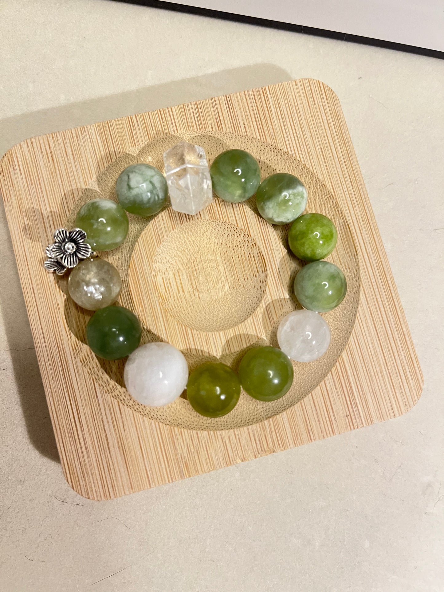 Lemon Fizz – Summer Green Crystal Bracelet with Clear Quartz & Flower Charm